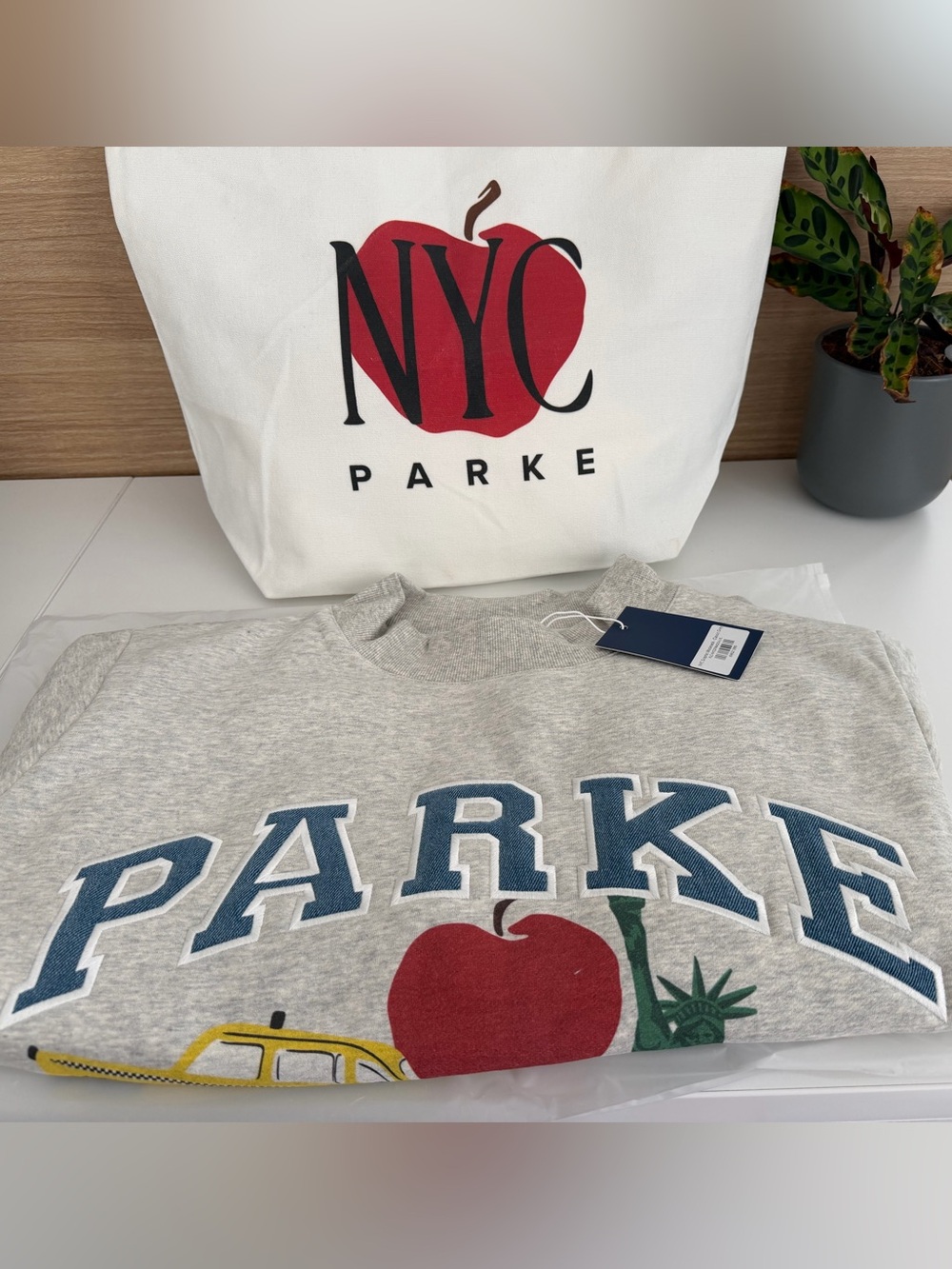 Parke NYC Graphic MockNeck L/XL